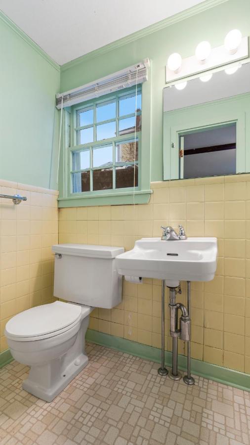 Mid-Town Motel Бутбей Харбър Екстериор снимка